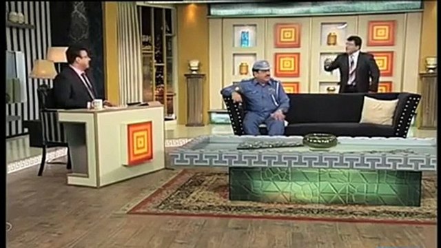 Azizi Traffic Warden with Citizen (Chalaan Issue) Hasb e Haal