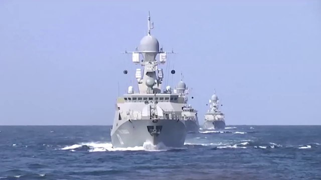 Un navire Russe envoie une volée de missiles contre l'état Islamique