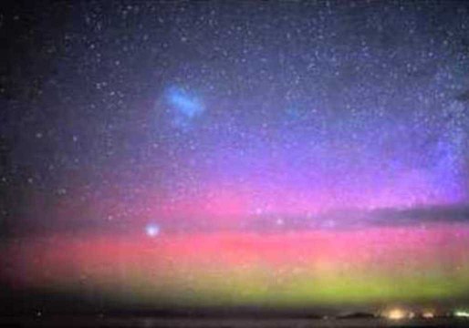 Aurora Australis Shines Over Tasmania's Seven Mile Beach