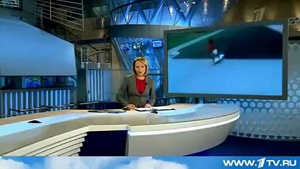 мальчик делает трюки