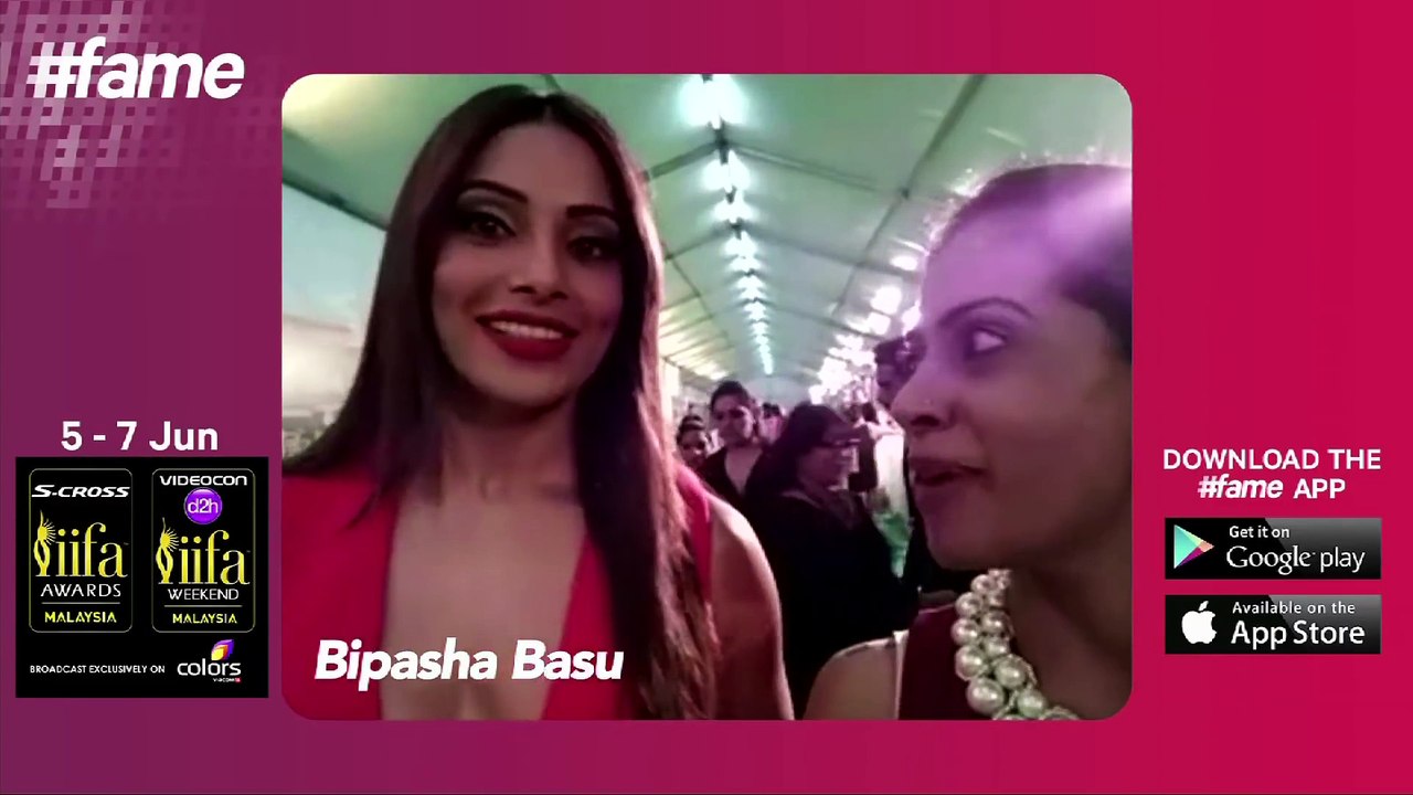 Bipasha Basu with Her Fans | Live on #fame