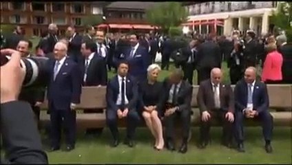 فضيحة -حيدر العبادي -وهو- يندحش بـ أوباما