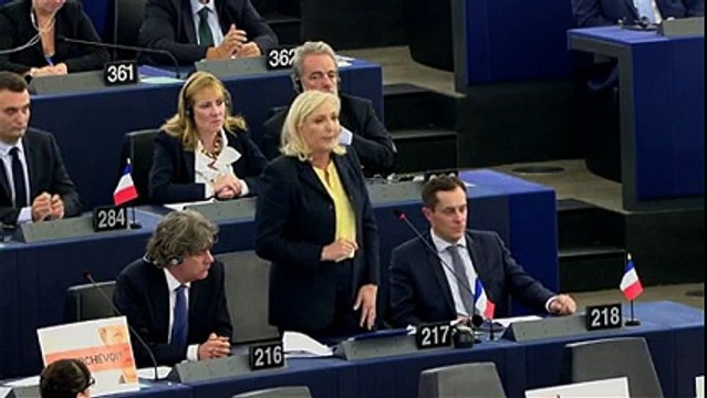 On a recréé la passe d'armes entre François Hollande et Marine Le Pen à Strasbourg