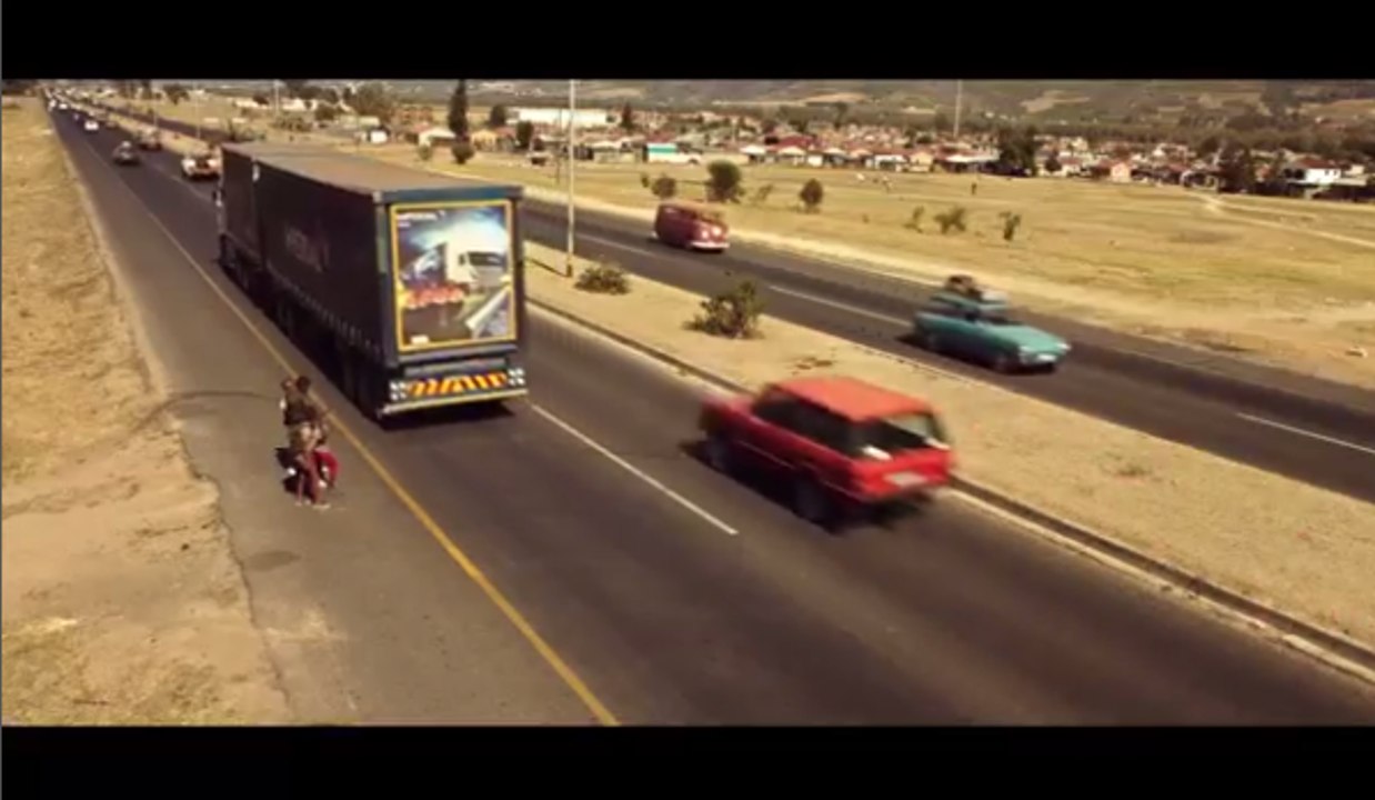 "Sauvez la vie des enfants" : le clip choc de Luc Besson