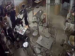 Lạnh người cảnh nam thanh niên bị đánh bầm dập, gục tại chỗ ở quán bia ở Thái Nguyên - Vitalk