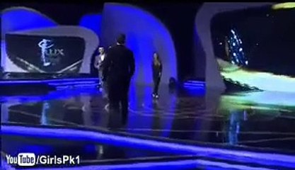 humza ali abbasi won best actor award moment of speech in lux stle awards 2015..