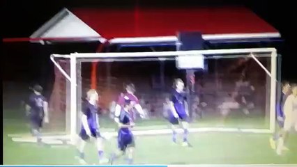 Quand un tir passé à côté se transforme en but...