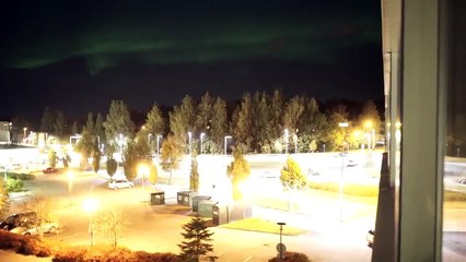 Une aurore boréale magique en finlande - Orage géomagnétique