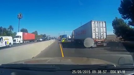 Panique dans une voiture après avoir percé une bombe anti-ours