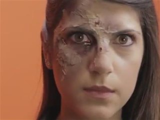 Maquillage Halloween : les yeux de zombie