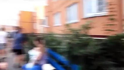 Il sauve une chienne enterrée vivante