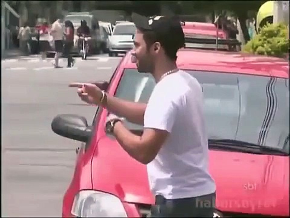 Camera Ascunsa- Atunci cand crezi ca o femeie frumoasa te baga in seama