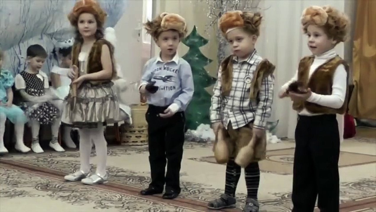 Тот что с маракасом ))