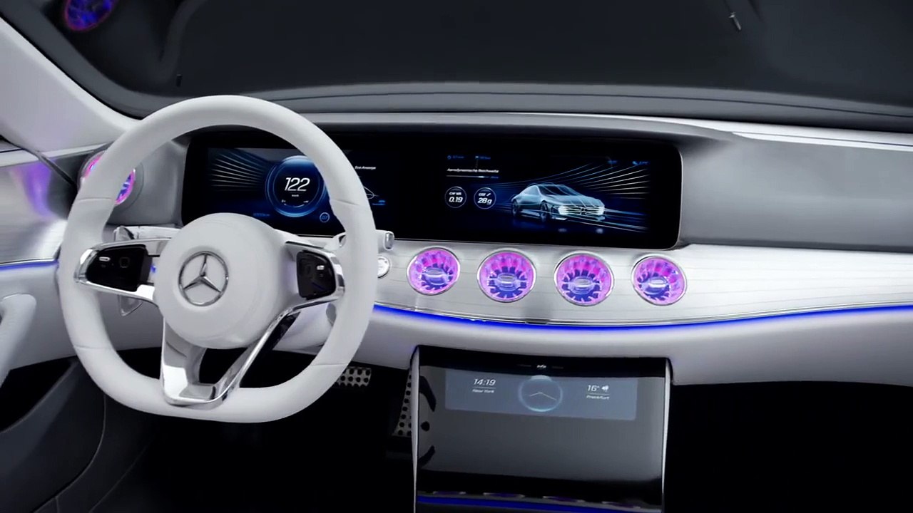 Mercedes-Benz  меняет форму