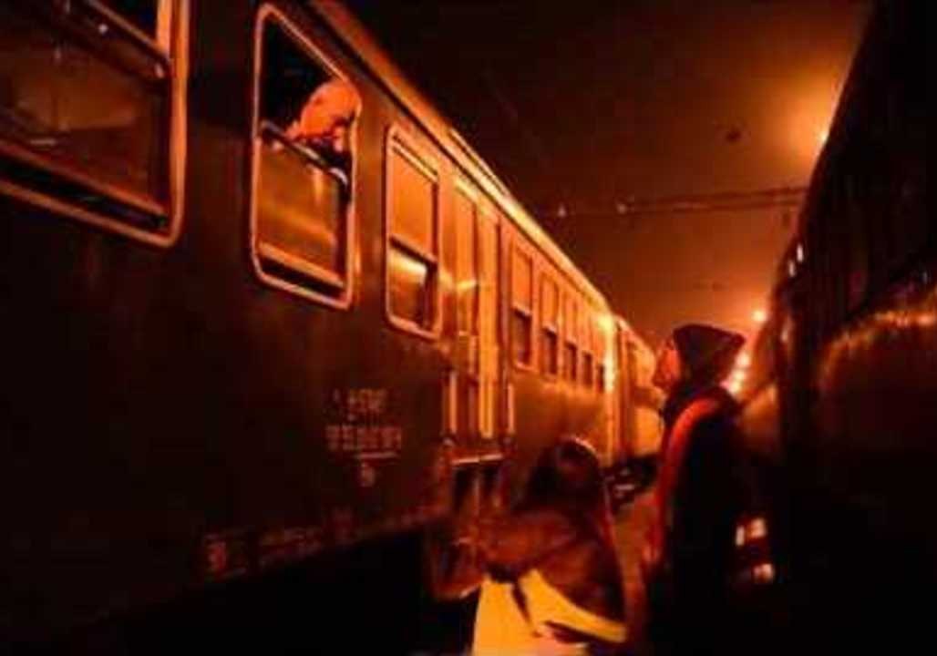 Refugees and Migrants Shipped Through Hungary by Train