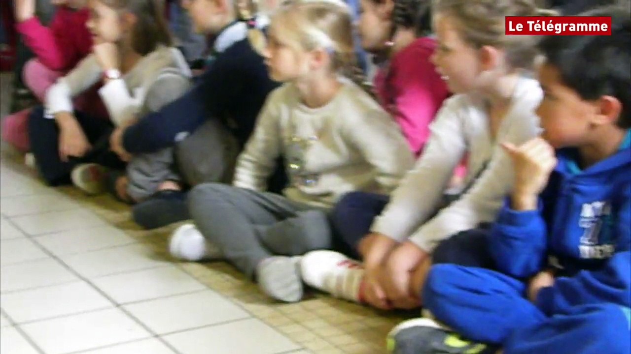 Vannes. Sécurité routière. Des clowns à l'école Saint-Vincent-Ferrier