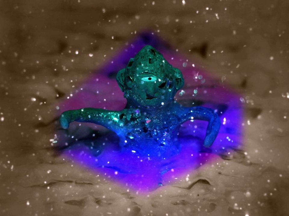 MARIETTA - NEVER SMILE ( OFFICIAL)