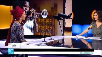 الفنانة المغربية أم الغيث "بنت الصحراء".. حين يصلح الفن ما أفسدته السياسة!!