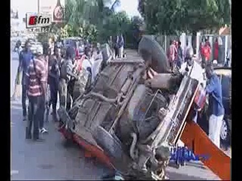 Accident à Ouakam׃ la collision entre deux taxis fait 8 blessés, ,un