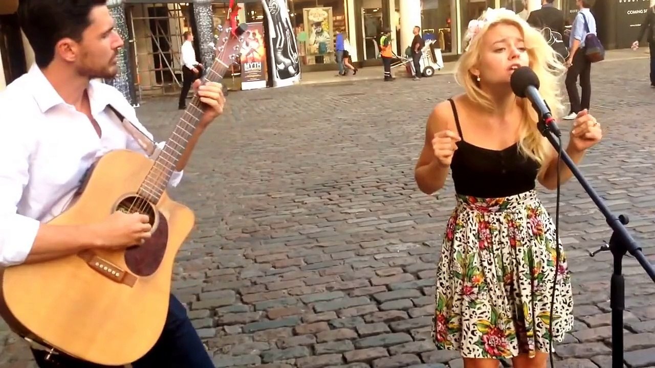 Can_this_new_song_be_No_1__Hipster_Love__-_Barefoot_street_performance_new_songs_and_music