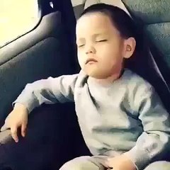 Sleeping Baby too much funny - Video Dailymotion