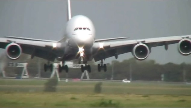 Emirates Airlines Airbus A380-800 [A6-EDV] slight crosswind landing Amsterdam Schiphol Airport
