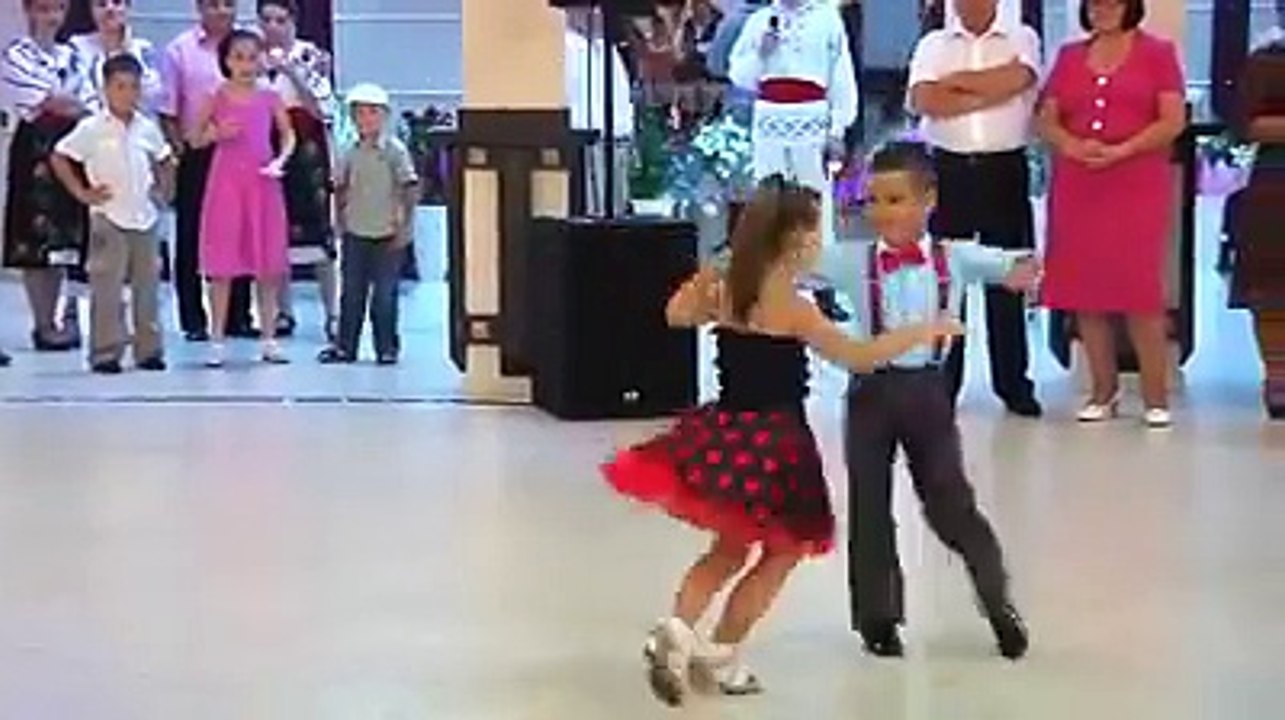 Amazing Dance - Two Little Cute Couple Dancing