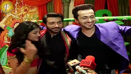 WATCH THE PUNCH OF LOVE & FRIENDSHIP ONLY IN "TERE MERE DARMIYAAN"