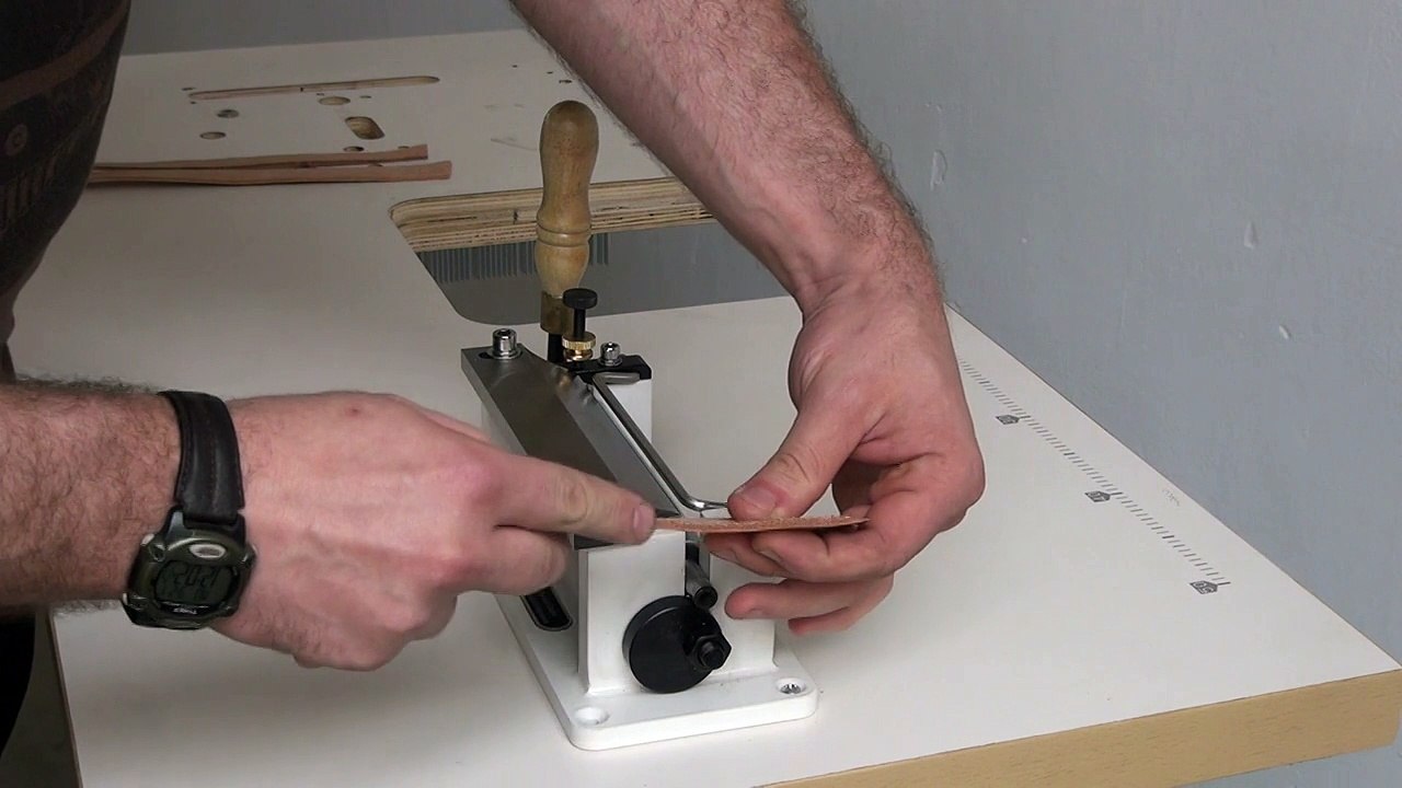 Herramienta para trabajar el cuero