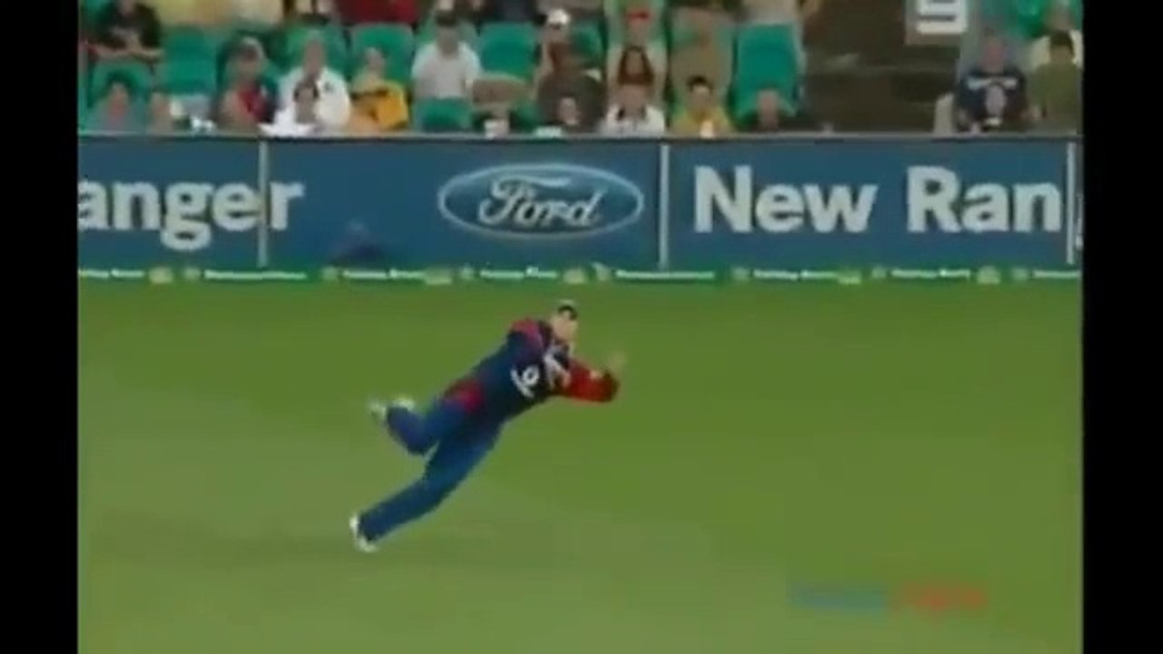 In cricket History 30 Best Catches that make you shocked