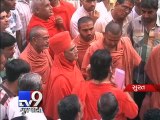 Devotees protest at Swaminarayan temple over donation row - Tv9 Gujarati