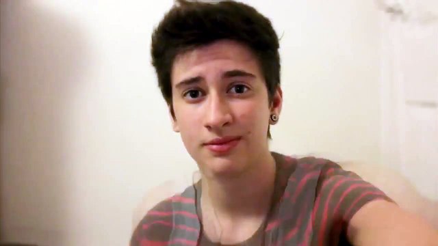 Cette fille devient un homme - Time-lapse de l'évolution d'un Transgenre