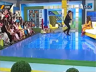 Reema and Sahir Lodhi Kissing and Hug in front of Audians