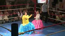 Lucha libre para reivindicar el rol social de las 'cholitas'