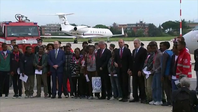 Des réfugiés érythréens quittent l'Italie pour être relocalisés en Suède