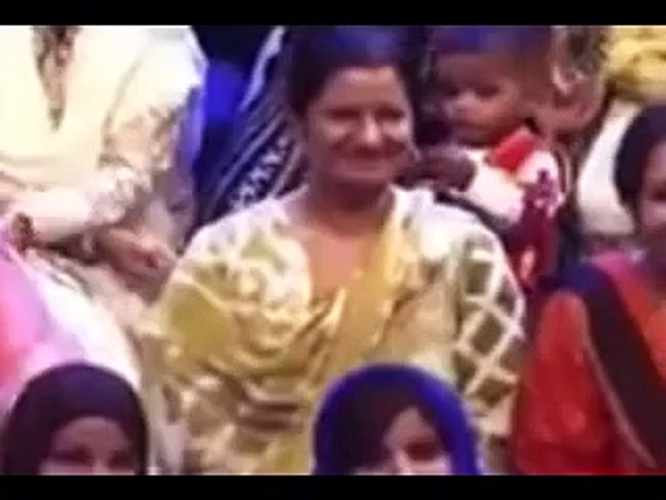 Parody of Gul Panra Song Man Aamadeh Am by Saba Qamar