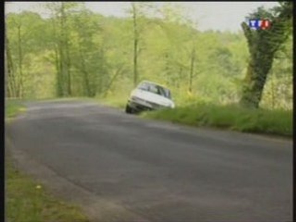 Tour auto 2007 passage chaud fossé
