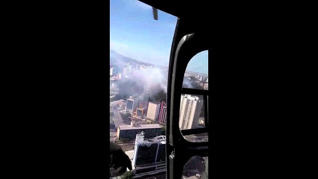 Helicóptero filma incêndio em morro de Vitória