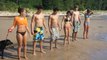 6 amis s'amusent dans les sables mouvants du lac michigan!