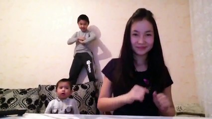 Красиво поет