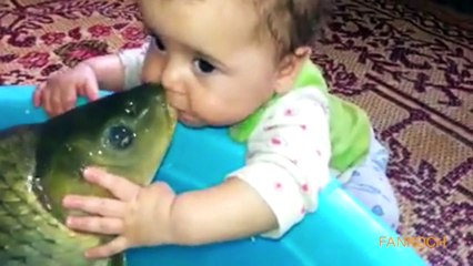 amour bebe et poisson