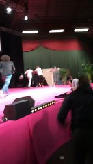 Des Femen perturbent un salon musulman  Pontoise