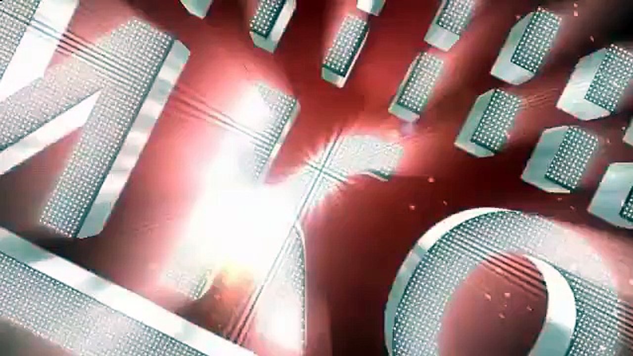 Ce chat n'a pas peur de l'eau et joue avec le jet d'eau et autre chat amusant