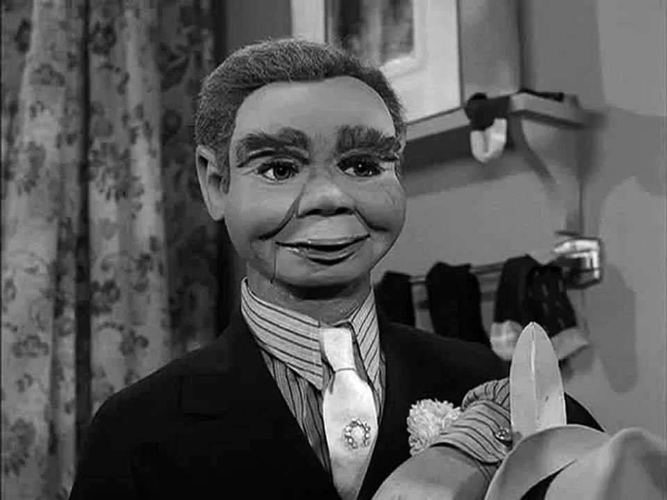Scene from The Twilight Zone - Caesar and Me