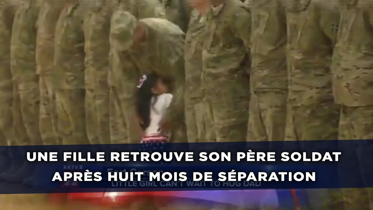 Une fille retrouve son père soldat après huit mois de séparation