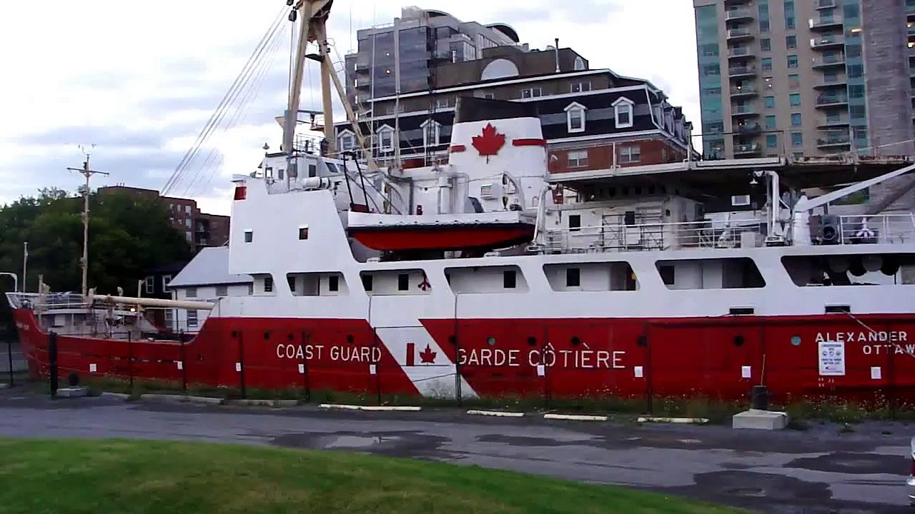 Spectacular Coast Guard Ship Disaster