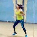 Urvashi-Rautela---Dance-Rehearsal---Daddy-Mummy-Song---Part-2