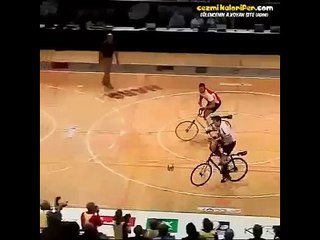 Bazı Forvetlerin Ayakla Atamadıkları Golü Bisiklet Üstünde Atan Bisikletbolcular