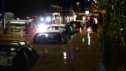 Au coeur des inondations ! - Zapping du Net du 9 octobre 2015