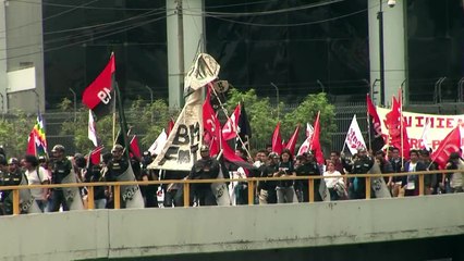 Marcha contra el FMI y el Banco Mundial en Lima
